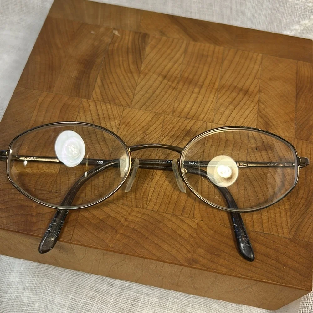 Gucci frames classic elegant